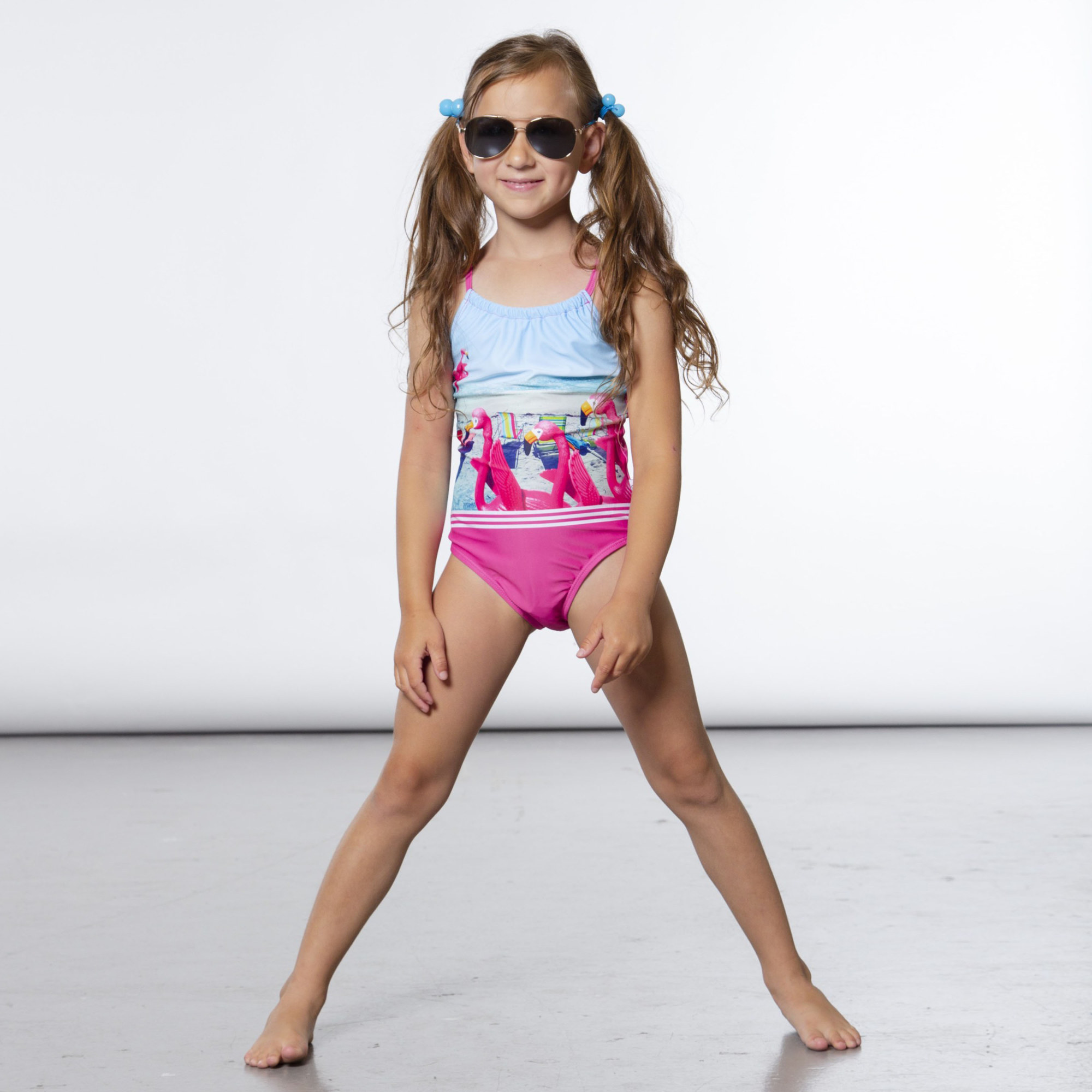 DEUX PAR DEUX THE SWIM SHOP MAILLOT ET ROBE DE PLAGE IMPRIMÉ DE FLAMANTS ROSE AVEC VOLANTS AUX MANCHES, FILLE – Image 5