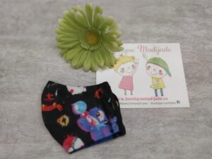 MASQUE FAIT PAR UNE MAMAN (POKEMON)