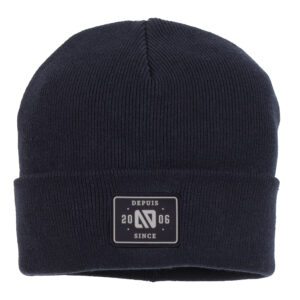 NANO AUTOMNE/HIVER 25 TUQUE EN TRICOT BASIC MARINE (EN STOCK)