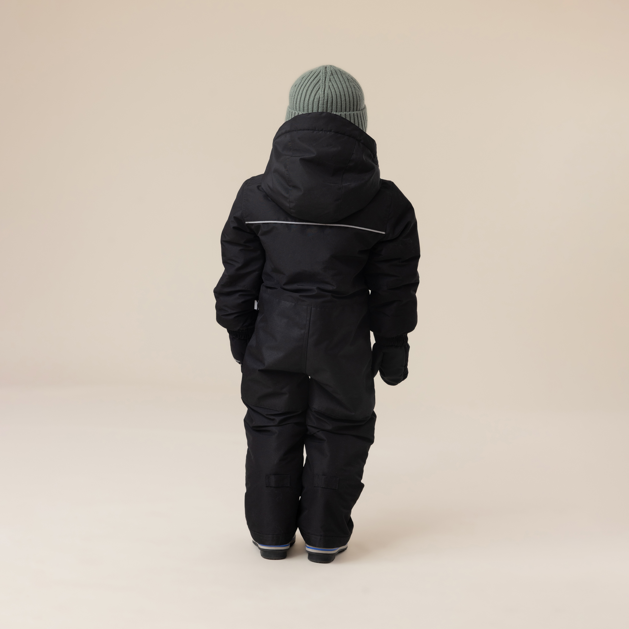 Habit de neige une pièce noir uni – Image 2